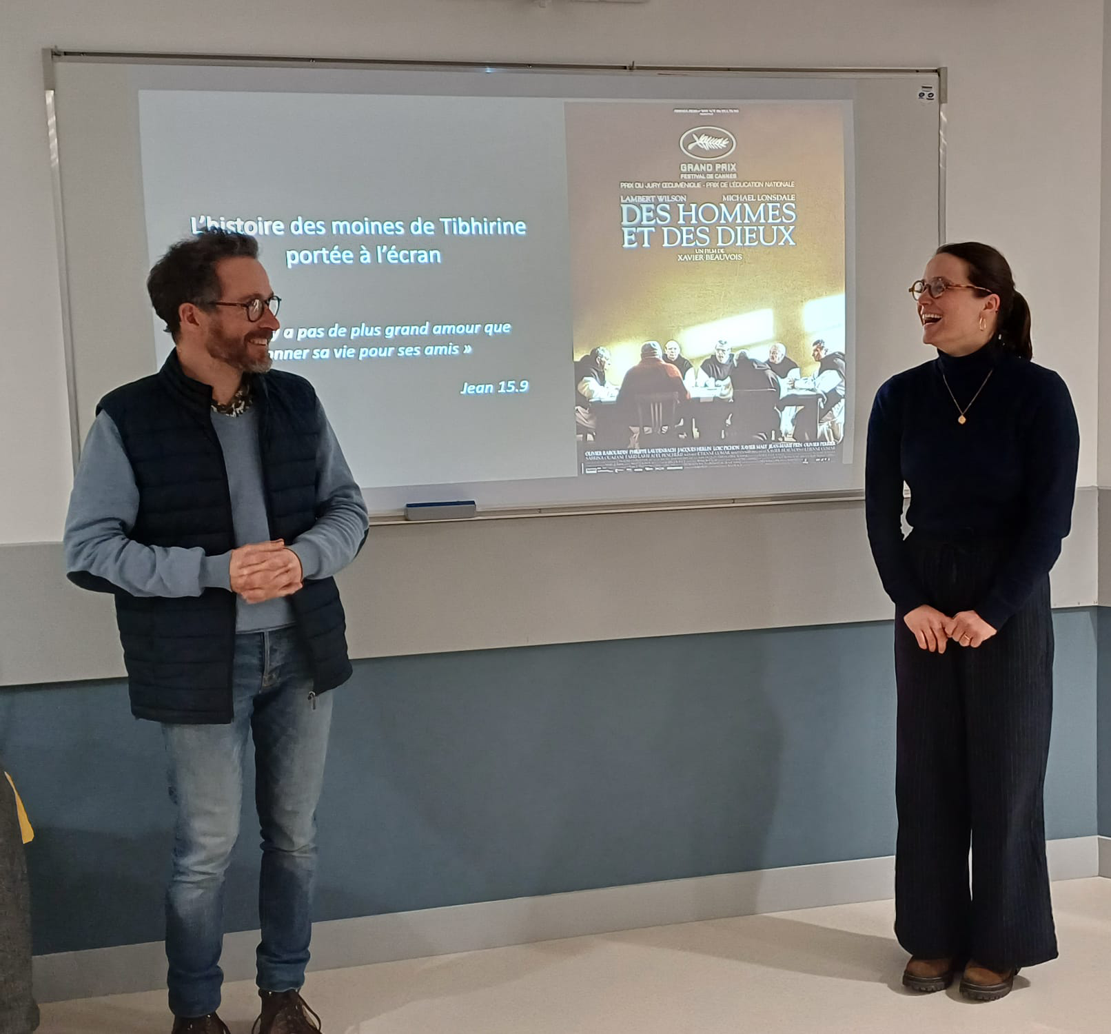 Mme Cantau et M. Morin présentent le film "Des hommes et des dieux"